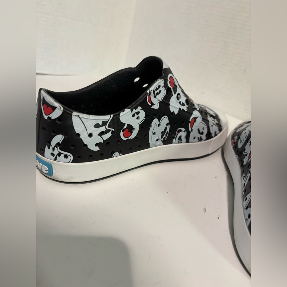 Disney x Native Black Mickey Mouse Slip On Water Shoes Disney Black Red White - Picture 6 of 14